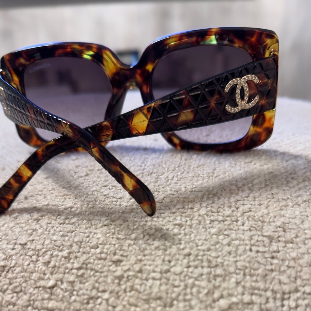 Tortoise Shell Square Sunglasses
